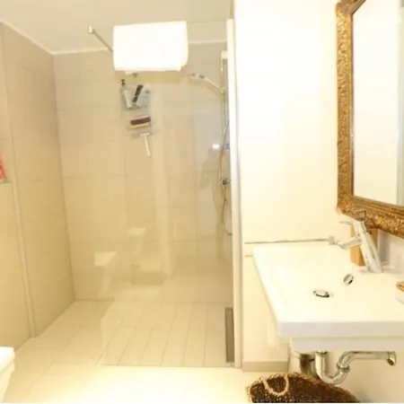 Retro Chic 100m2 Flat, 5min Walk From Center & Train Apartment Luxembourg
