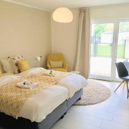 Apartment Retro Chic 100m2 Flat, 5min Walk From Center & Train *
