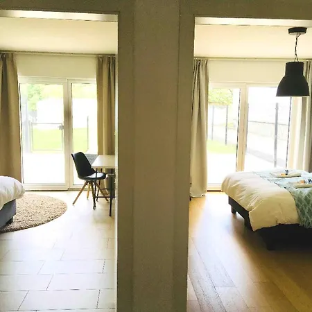 Retro Chic 100m2 Flat, 5min Walk From Center & Train *