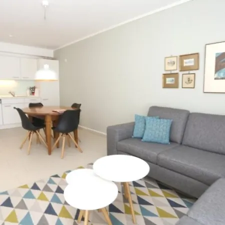 Apartment Retro Chic 100m2 Flat, 5min Walk From Center & Train *